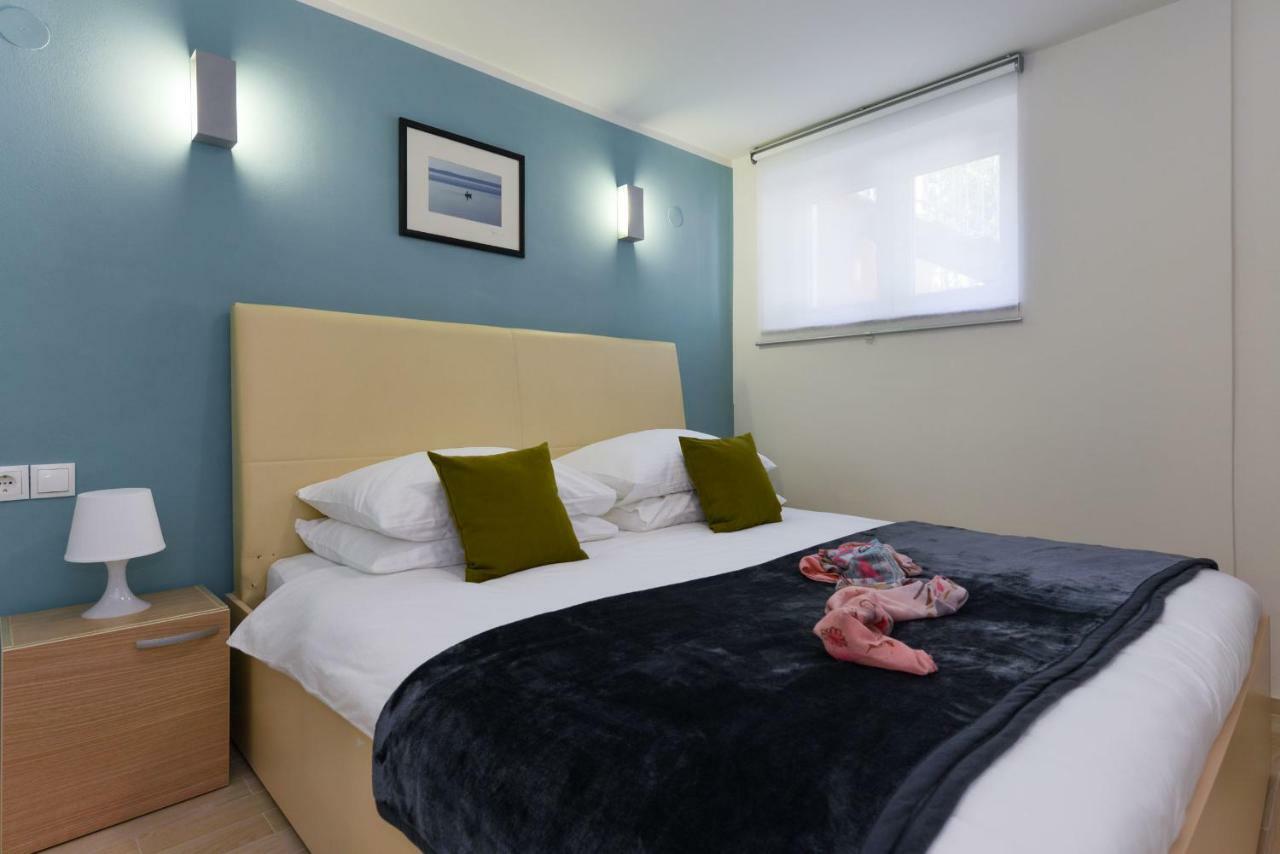לון Cecilia Apartments מראה חיצוני תמונה