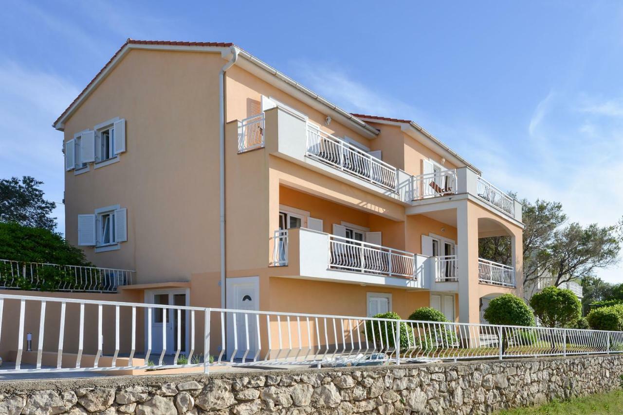לון Cecilia Apartments מראה חיצוני תמונה